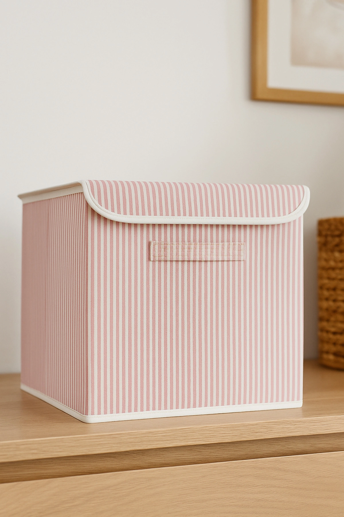 Pudra Çizgili Kapaklı Kutu